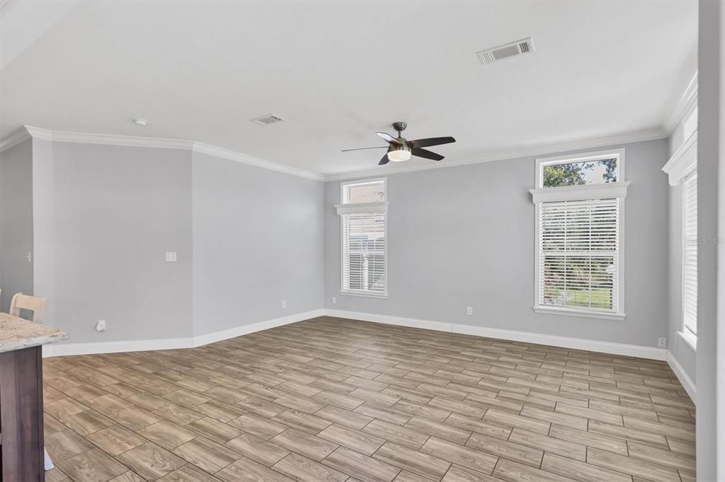 For Sale: $315,000 (2 beds, 2 baths, 1434 Square Feet)