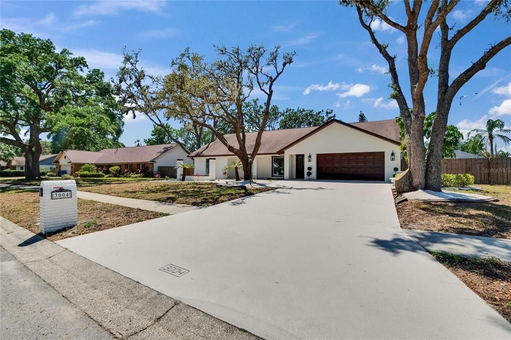 Recently Sold: $559,900 (4 beds, 2 baths, 2498 Square Feet)