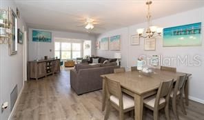 Под контрактом: $2,000 (2 спален, 2 ванн, 1030 Квадратных фут)