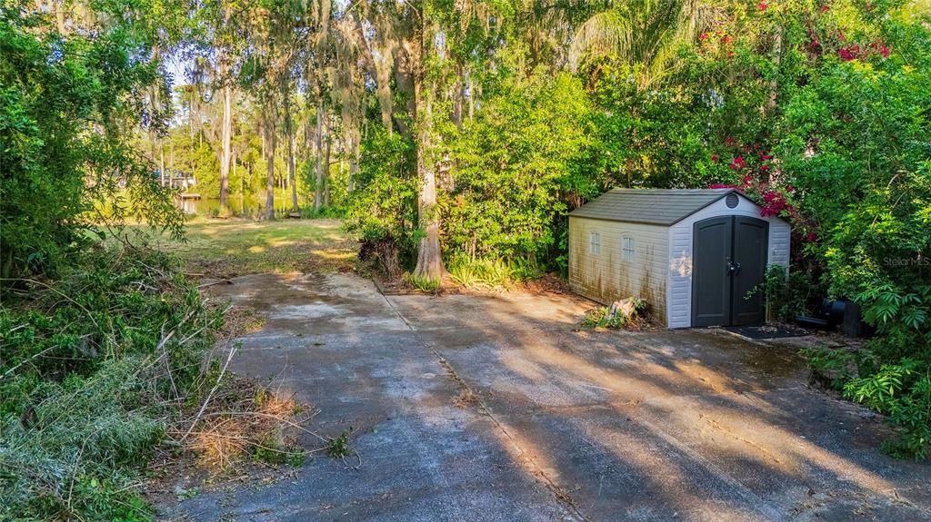 Под контрактом: $315,000 (1.01 acres)