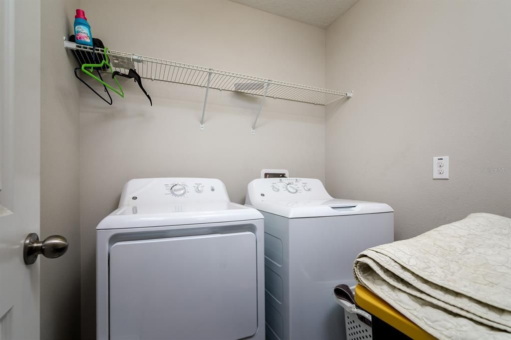 For Sale: $325,000 (4 beds, 2 baths, 2007 Square Feet)