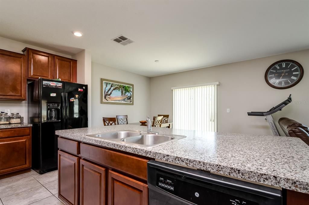 For Sale: $325,000 (4 beds, 2 baths, 2007 Square Feet)