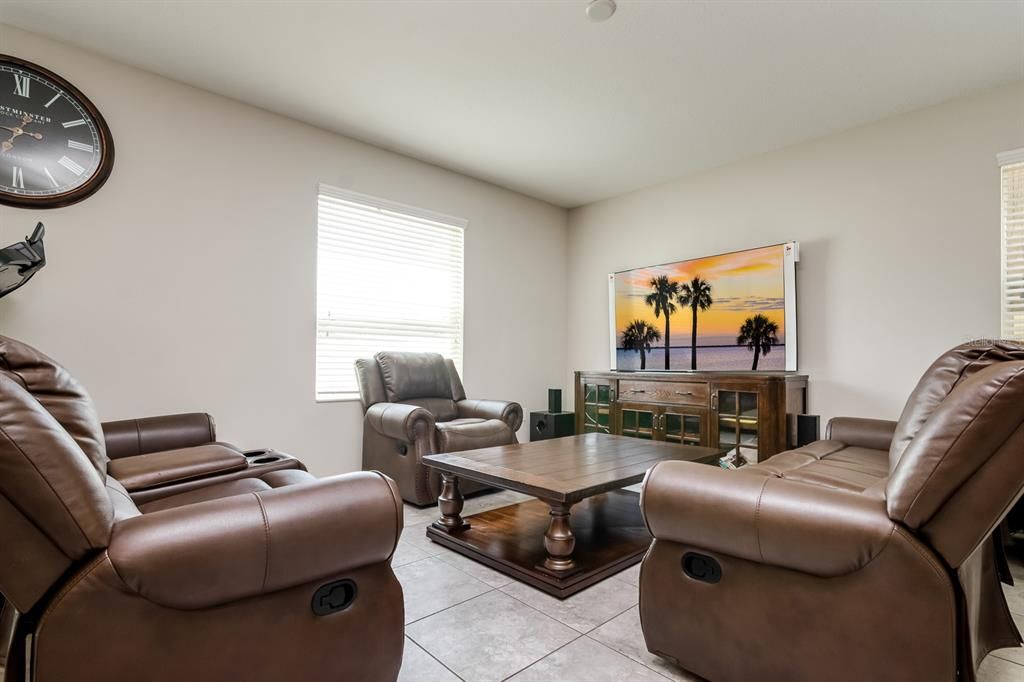 For Sale: $325,000 (4 beds, 2 baths, 2007 Square Feet)