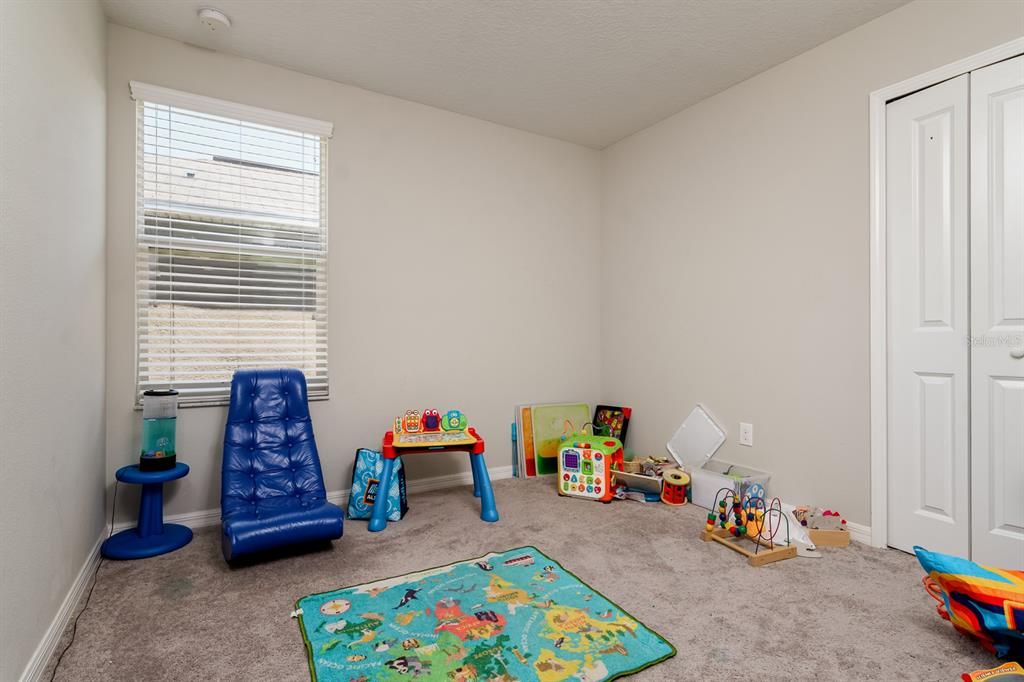 For Sale: $325,000 (4 beds, 2 baths, 2007 Square Feet)