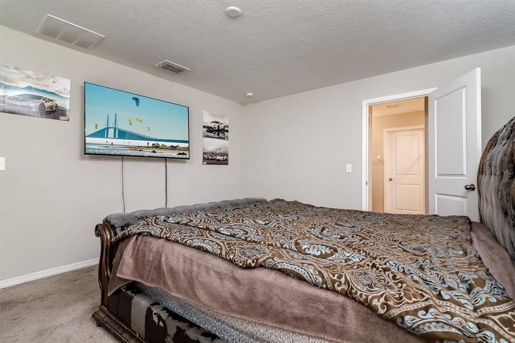 For Sale: $325,000 (4 beds, 2 baths, 2007 Square Feet)