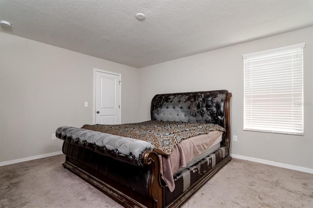 For Sale: $325,000 (4 beds, 2 baths, 2007 Square Feet)