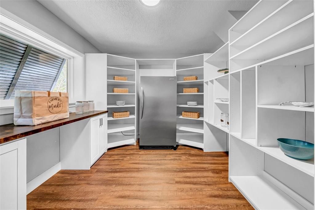 En Venta: $2,675,000 (4 camas, 4 baños, 5460 Pies cuadrados)