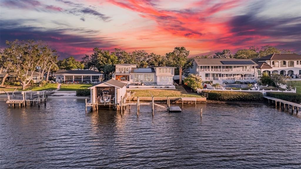 En Venta: $2,675,000 (4 camas, 4 baños, 5460 Pies cuadrados)