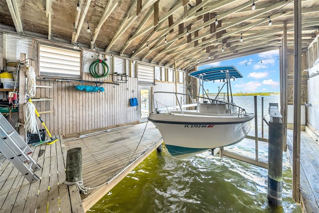 En Venta: $2,675,000 (4 camas, 4 baños, 5460 Pies cuadrados)