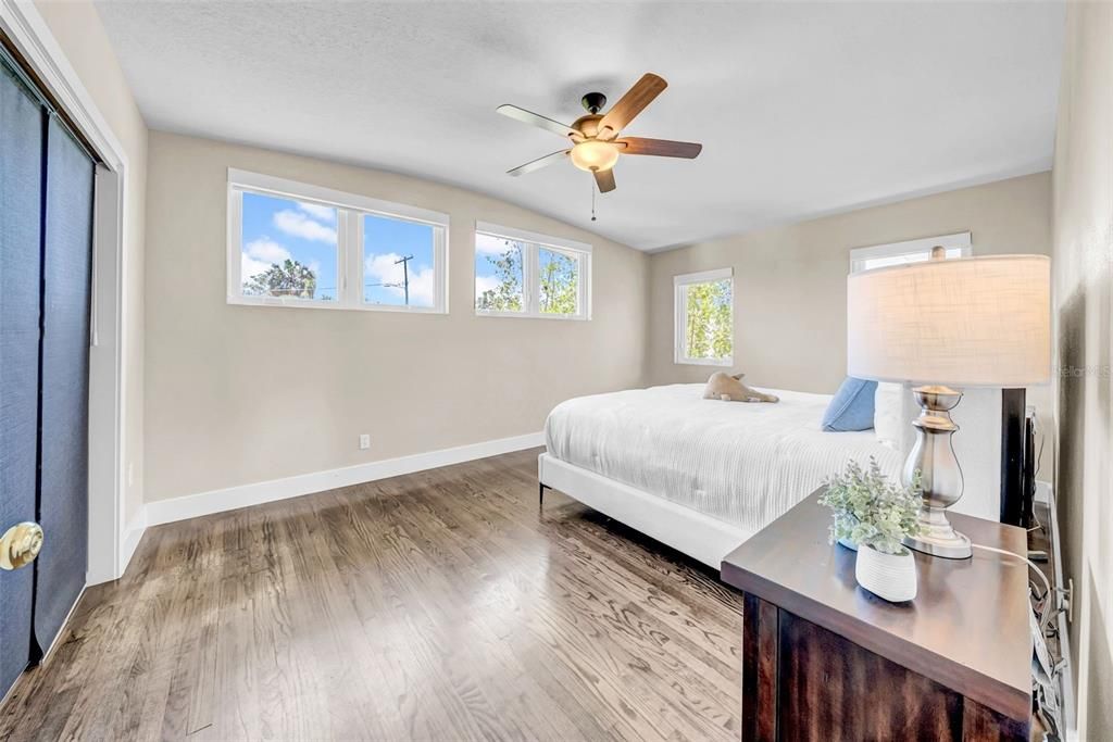 En Venta: $2,675,000 (4 camas, 4 baños, 5460 Pies cuadrados)