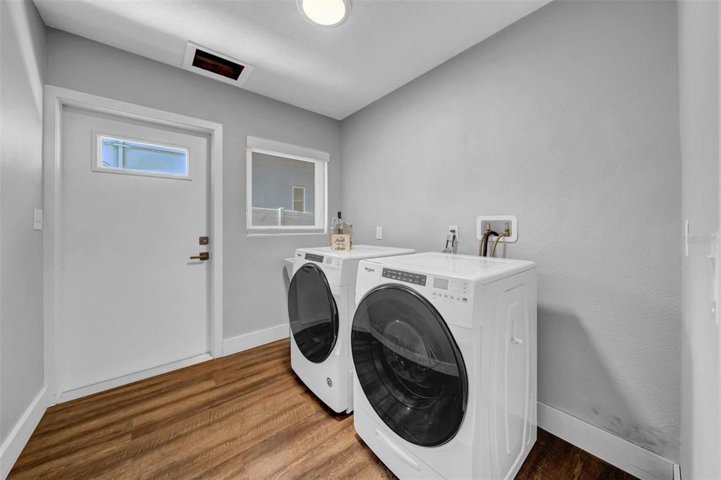 En Venta: $2,675,000 (4 camas, 4 baños, 5460 Pies cuadrados)