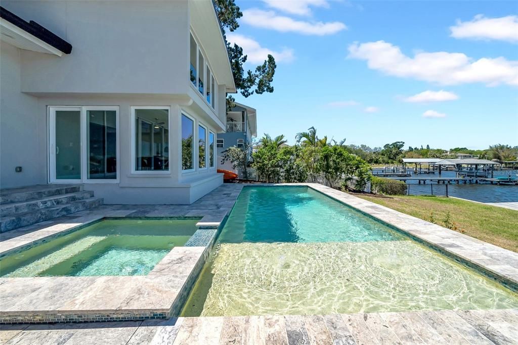 En Venta: $2,675,000 (4 camas, 4 baños, 5460 Pies cuadrados)