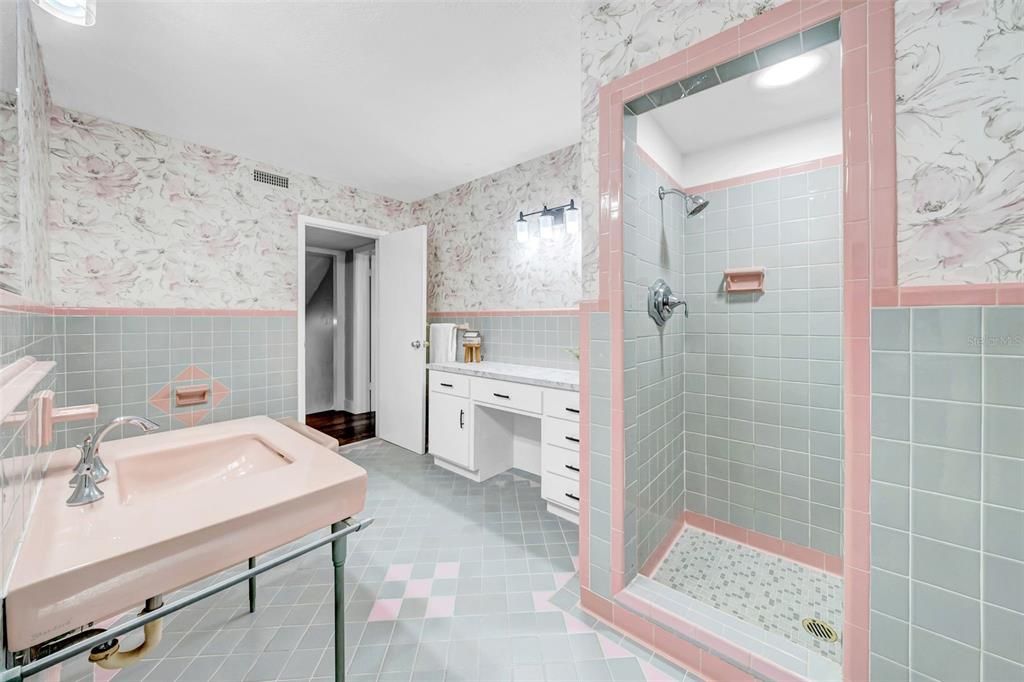 En Venta: $2,675,000 (4 camas, 4 baños, 5460 Pies cuadrados)