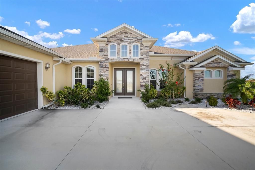 For Sale: $974,900 (4 beds, 2 baths, 3056 Square Feet)