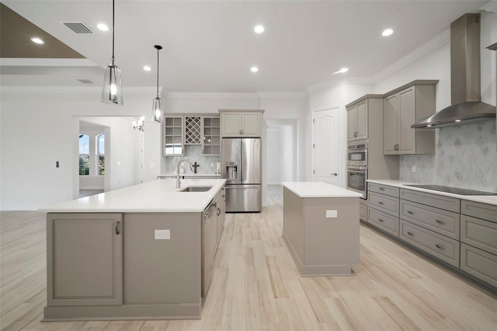 For Sale: $974,900 (4 beds, 2 baths, 3056 Square Feet)