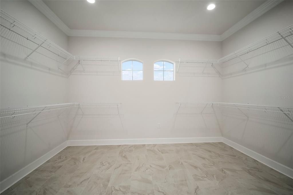 For Sale: $974,900 (4 beds, 2 baths, 3056 Square Feet)