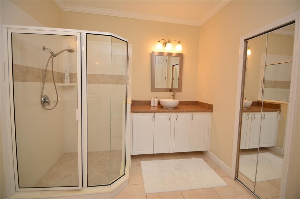 出租: $2,500 (2 贝兹, 2 浴室, 2115 平方英尺)