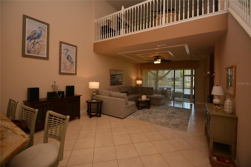 出租: $2,500 (2 贝兹, 2 浴室, 2115 平方英尺)