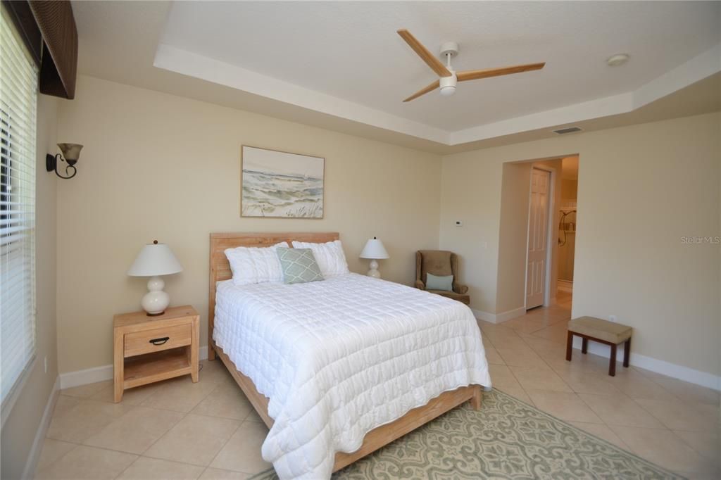 出租: $2,500 (2 贝兹, 2 浴室, 2115 平方英尺)