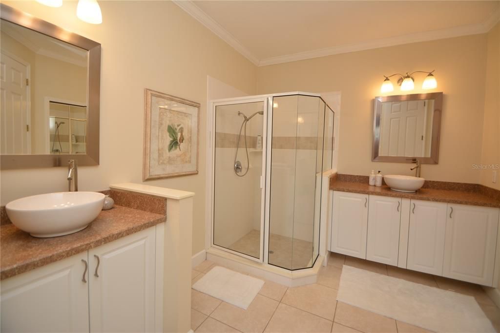 出租: $2,500 (2 贝兹, 2 浴室, 2115 平方英尺)