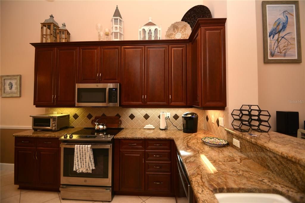 出租: $2,500 (2 贝兹, 2 浴室, 2115 平方英尺)