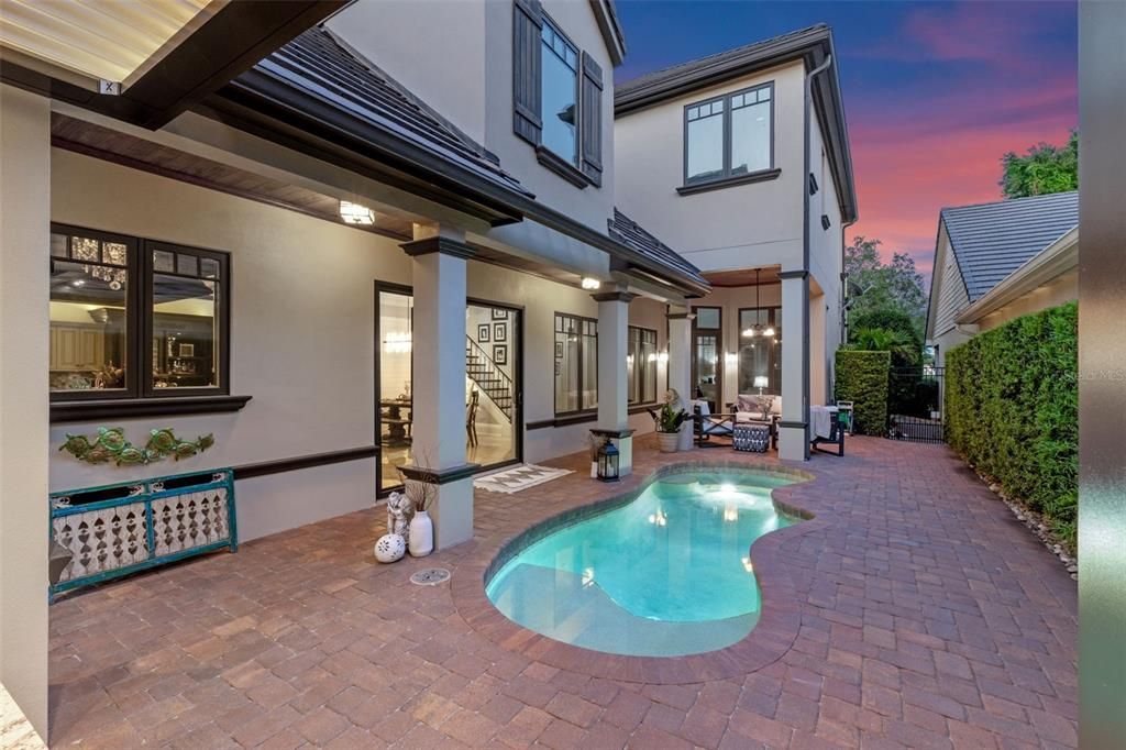 For Sale: $2,100,000 (4 beds, 4 baths, 4100 Square Feet)