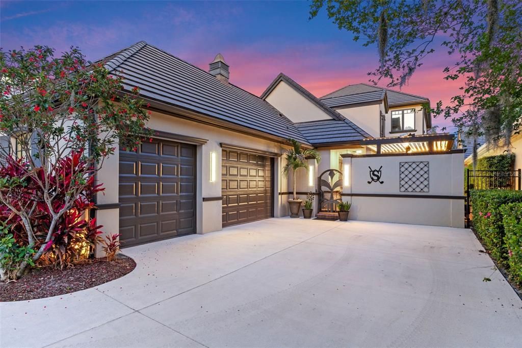 For Sale: $2,100,000 (4 beds, 4 baths, 4100 Square Feet)