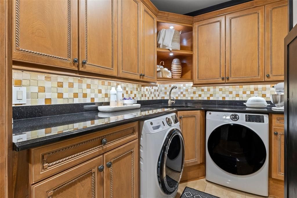 For Sale: $2,100,000 (4 beds, 4 baths, 4100 Square Feet)