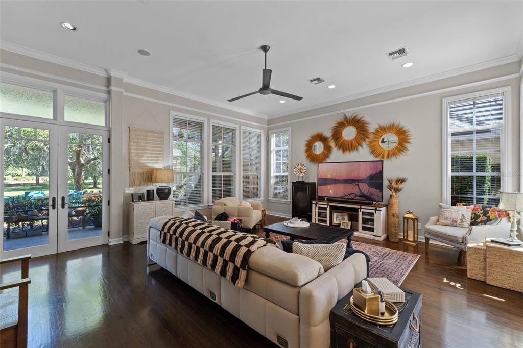 For Sale: $2,100,000 (4 beds, 4 baths, 4100 Square Feet)