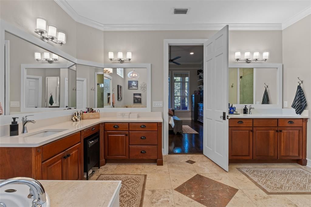 For Sale: $2,100,000 (4 beds, 4 baths, 4100 Square Feet)