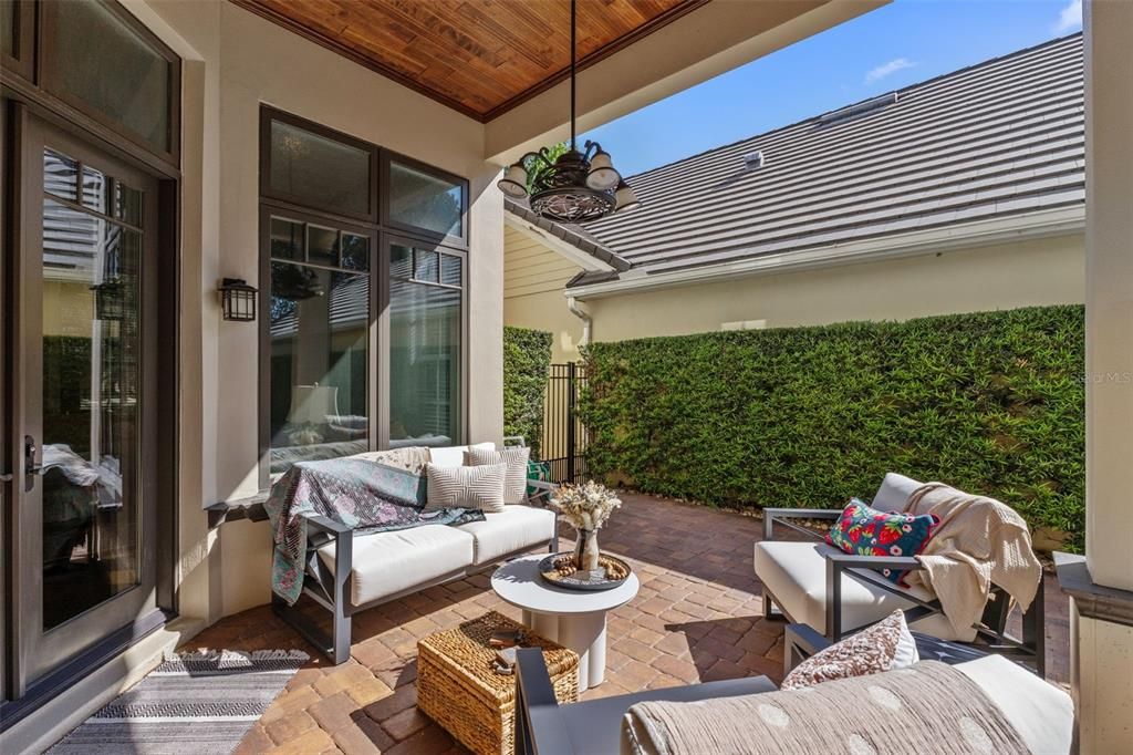 For Sale: $2,100,000 (4 beds, 4 baths, 4100 Square Feet)