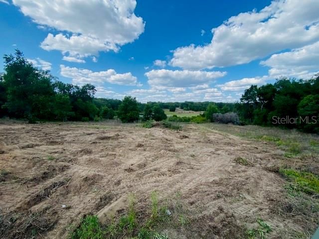 待售: $279,000 (2.01 acres)