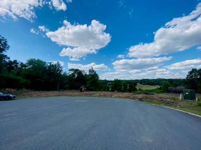 待售: $279,000 (2.01 acres)