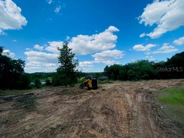 待售: $279,000 (2.01 acres)