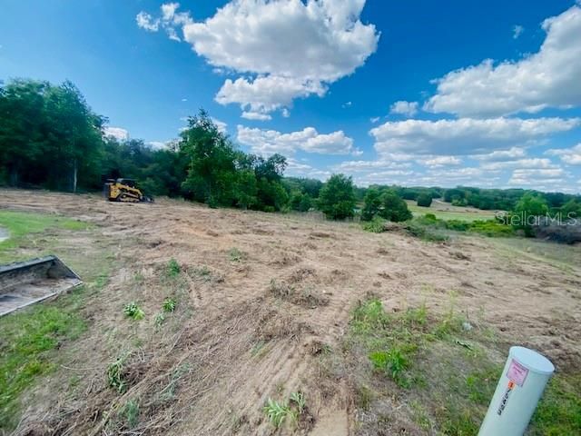 待售: $279,000 (2.01 acres)