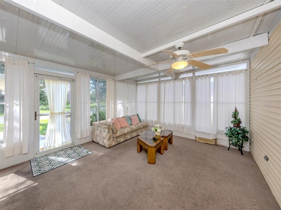 Под контрактом: $189,900 (3 спален, 2 ванн, 1430 Квадратных фут)