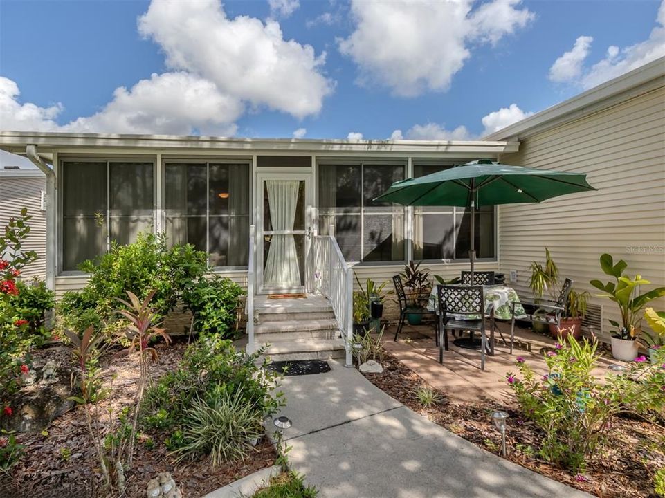 Под контрактом: $189,900 (3 спален, 2 ванн, 1430 Квадратных фут)