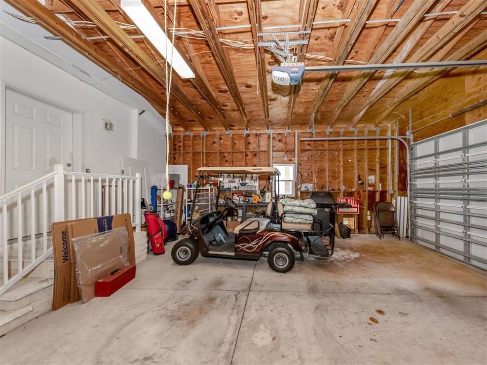 Под контрактом: $189,900 (3 спален, 2 ванн, 1430 Квадратных фут)