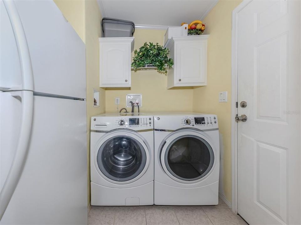 Под контрактом: $189,900 (3 спален, 2 ванн, 1430 Квадратных фут)