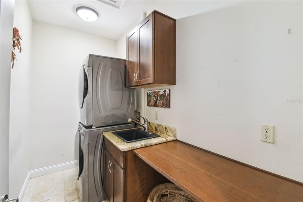 For Sale: $1,419,000 (5 beds, 4 baths, 4566 Square Feet)