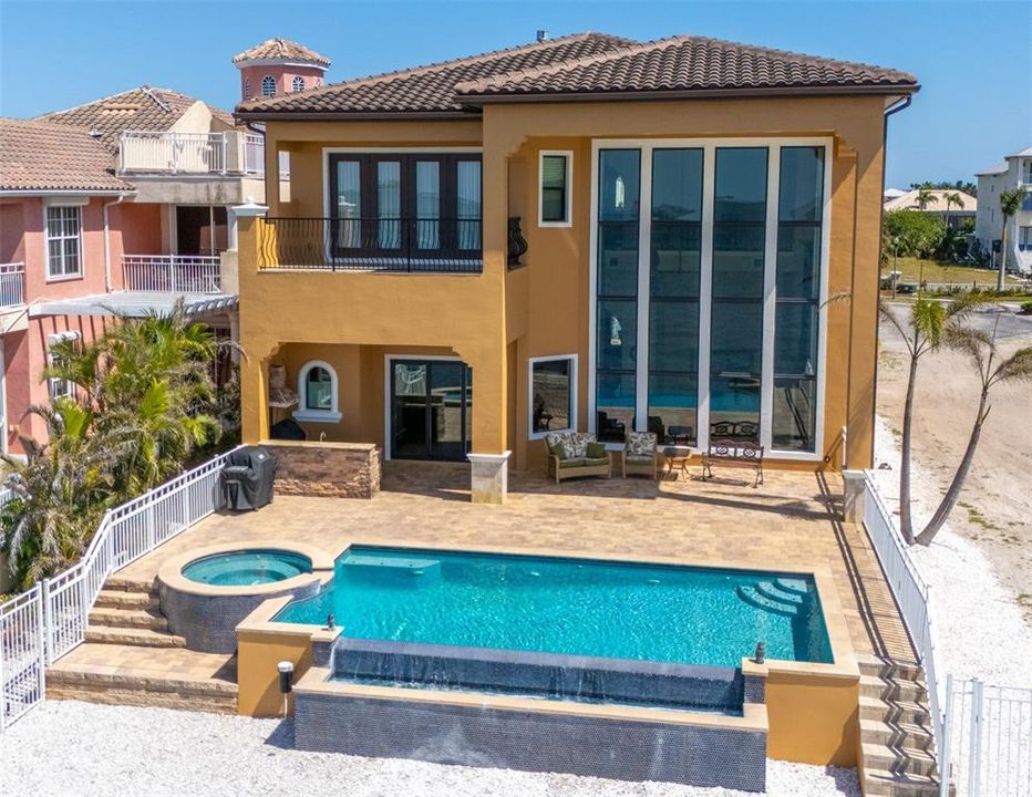 For Sale: $2,599,000 (4 beds, 5 baths, 5856 Square Feet)