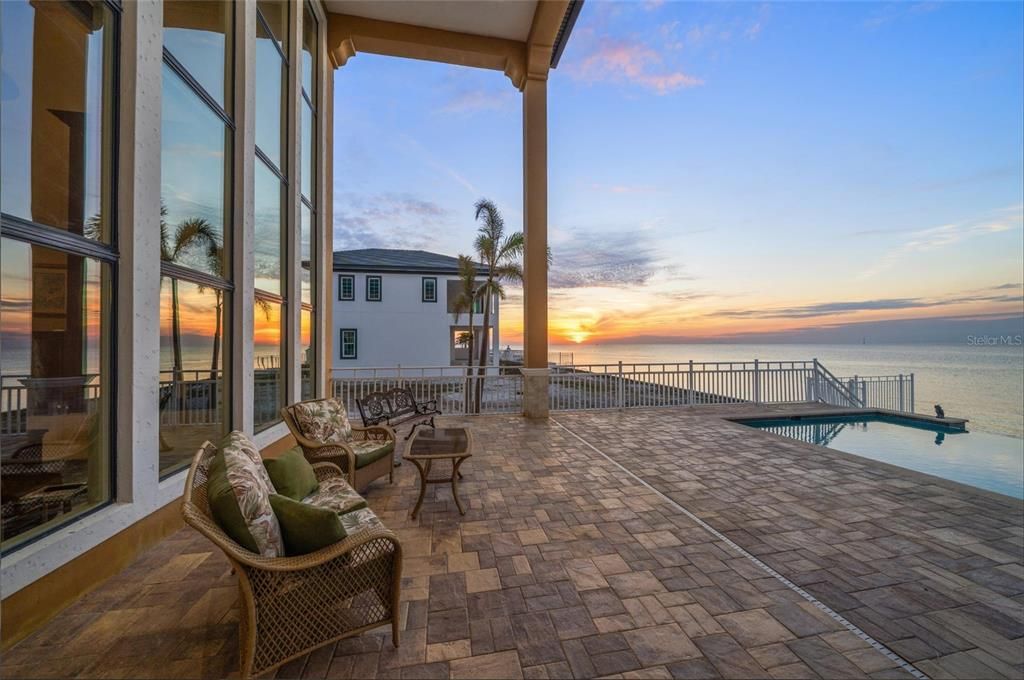 For Sale: $2,599,000 (4 beds, 5 baths, 5856 Square Feet)