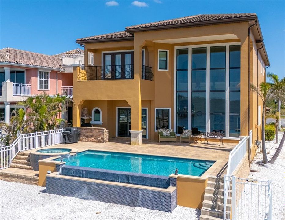 For Sale: $2,599,000 (4 beds, 5 baths, 5856 Square Feet)