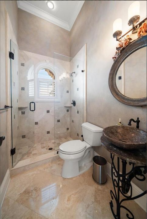 For Sale: $2,599,000 (4 beds, 5 baths, 5856 Square Feet)