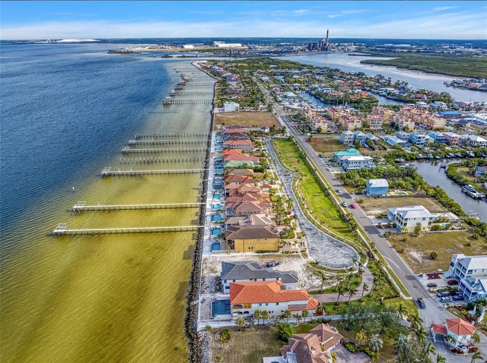 For Sale: $2,599,000 (4 beds, 5 baths, 5856 Square Feet)