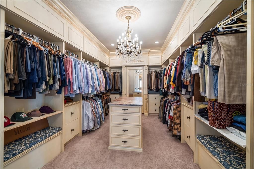 For Sale: $2,599,000 (4 beds, 5 baths, 5856 Square Feet)