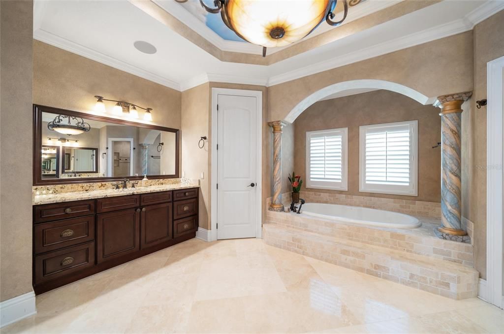 For Sale: $2,599,000 (4 beds, 5 baths, 5856 Square Feet)