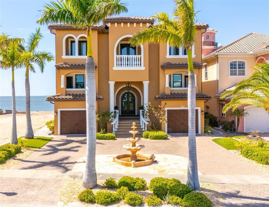 For Sale: $2,599,000 (4 beds, 5 baths, 5856 Square Feet)