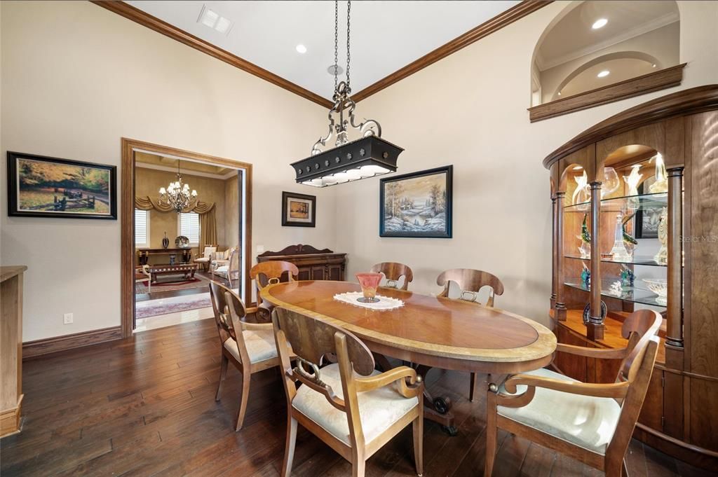 For Sale: $2,599,000 (4 beds, 5 baths, 5856 Square Feet)