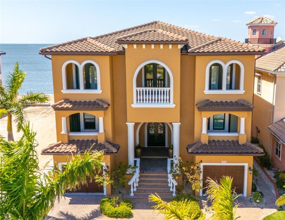 For Sale: $2,599,000 (4 beds, 5 baths, 5856 Square Feet)